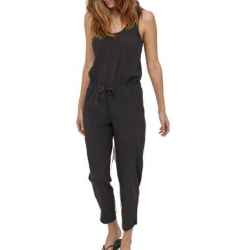 Patagonia Women’s Fleetwith black Romper sz S